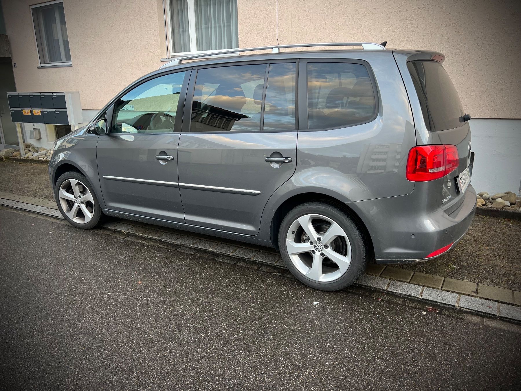 VW Automobili: VW Touran 2.0tdi – Usato da Romanshorn venduto da strimo1 2