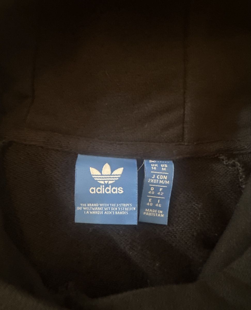 Adidas Pullover & Sweatshirts: Adidas Kapuzenpulli in Schwarz – Neu (gemäss Beschreibung) aus Wettswil von ann_cdf7 3