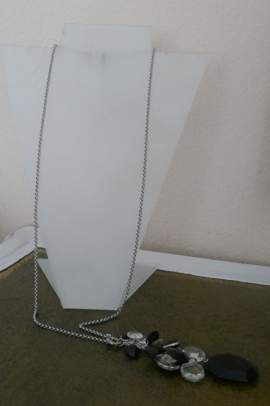 Catenine: DKNY langes Collier aus feinem Edelstahl – Nuovo (secondo la descrizione) da Muttenz venduto da einfach-schoen 1