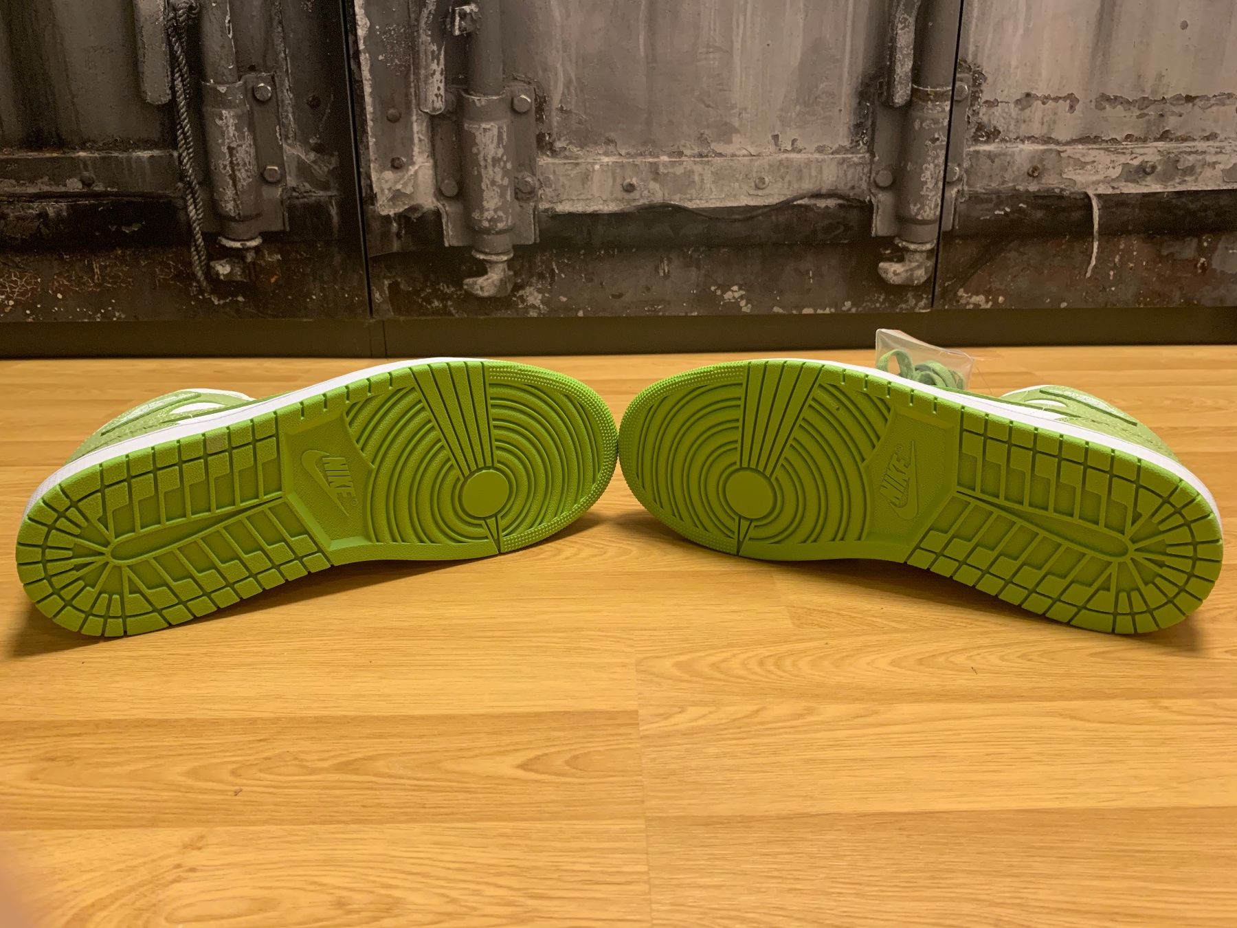 Jordan Scarpe da uomo: Air Jordan 1 (WWMS) – Nuovo (secondo la descrizione) da Wettingen venduto da Airjordan 2