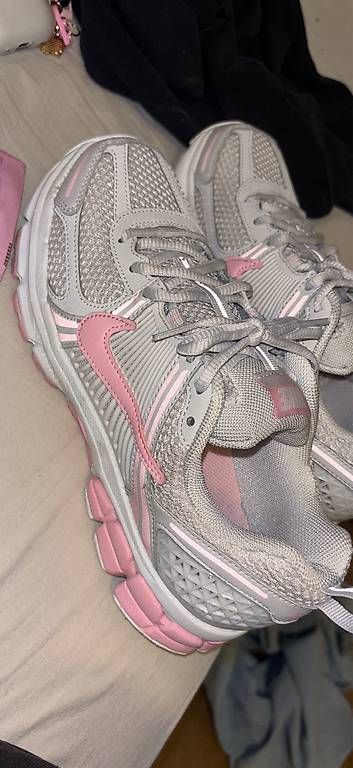 Nike Scarpe da donna: Nike Vomero 5 grau pink – Nuovo (secondo la descrizione) da Gränichen venduto da alb_566r