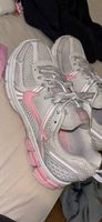 Nike Vomero 5 grau pink