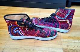 Handgemachte Mola Sneaker Grösse 40, Unikat aus Panama