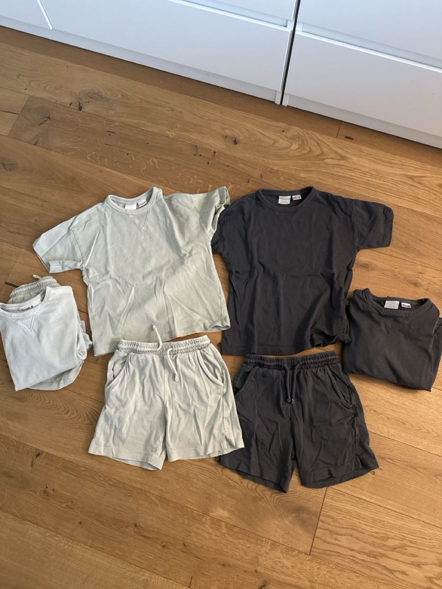 Zara Pigiama & Simili: Zara 4er Set Schlafanzug Gr. 110 – Usato da Uttigen venduto da 1hihallo4