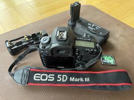 Canon EOS 5D Mark III Set + 50mm 1.8 + Battery Grip