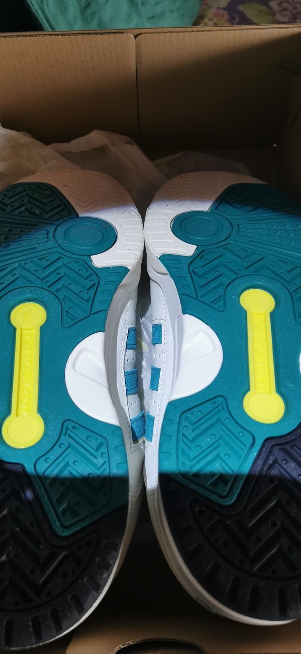 Scarpe da uomo: Adidas Response 44 – Nuovo e nell'imballaggio originale da Genève venduto da vins50 5