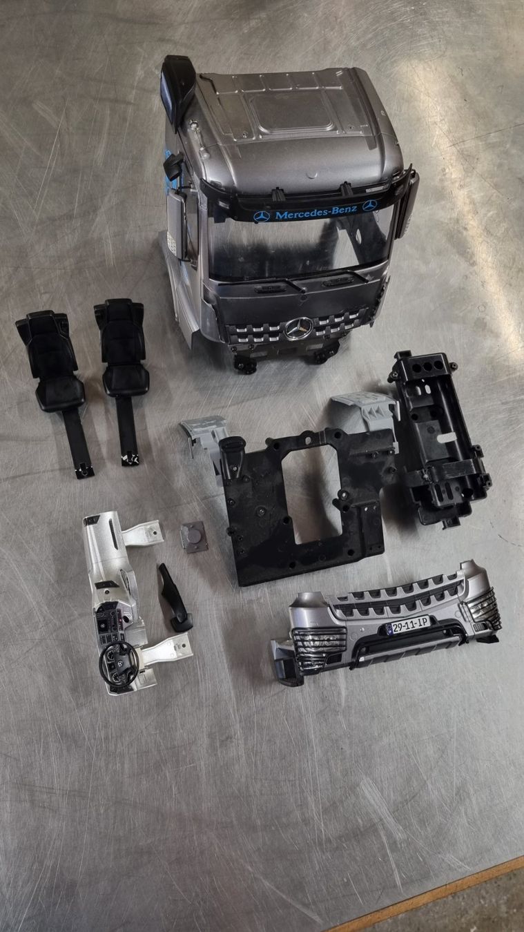 Tamiya Modellismo RC: Tamiya Arocs Kabine – Difettoso da St.Antoni venduto da obelix81