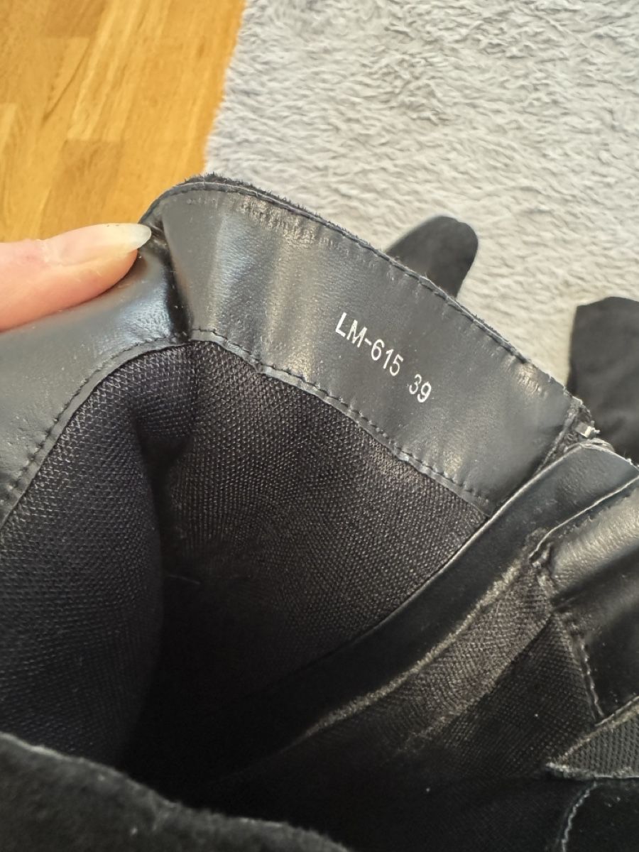 Scarpe da donna: Schwarze Wildleder Stiefel mit Absatz, Grösse 39 – Nuovo (secondo la descrizione) da Arlesheim venduto da Eli_77 3