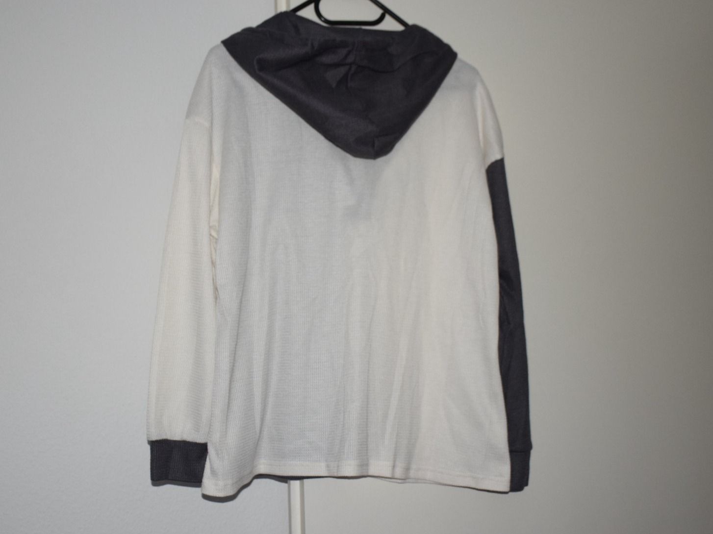 Maglioni & Felpe: Damen Kapuzenpullover mit Knopfleiste vorne Gr M/ L – Nuovo (secondo la descrizione) da Wetzikon ZH venduto da Wetzicardo25 3