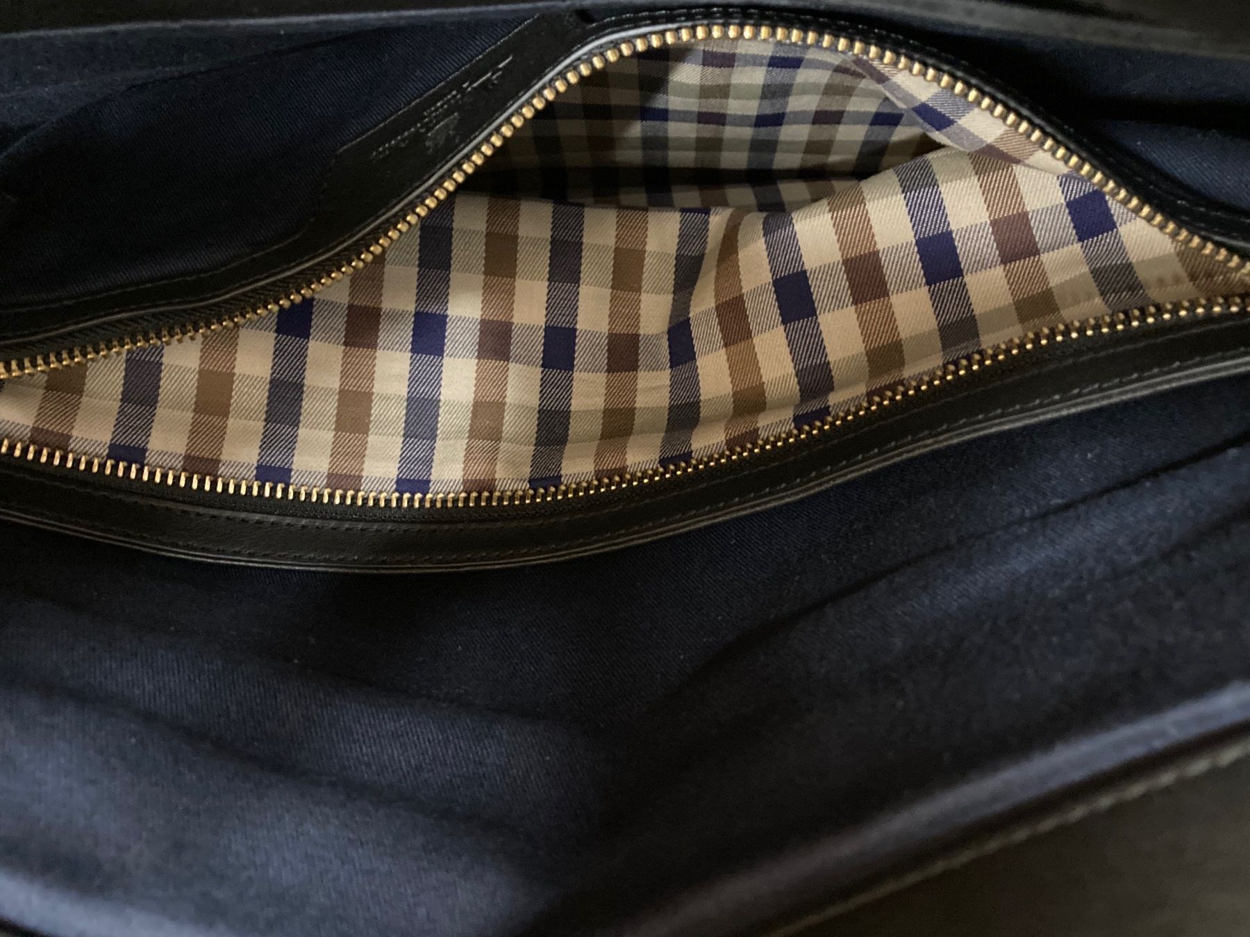 Aquascutum Valigie & Borse: Leather bag Aquascutum – Nuovo (secondo la descrizione) da Thalwil venduto da mar_pvx7 1