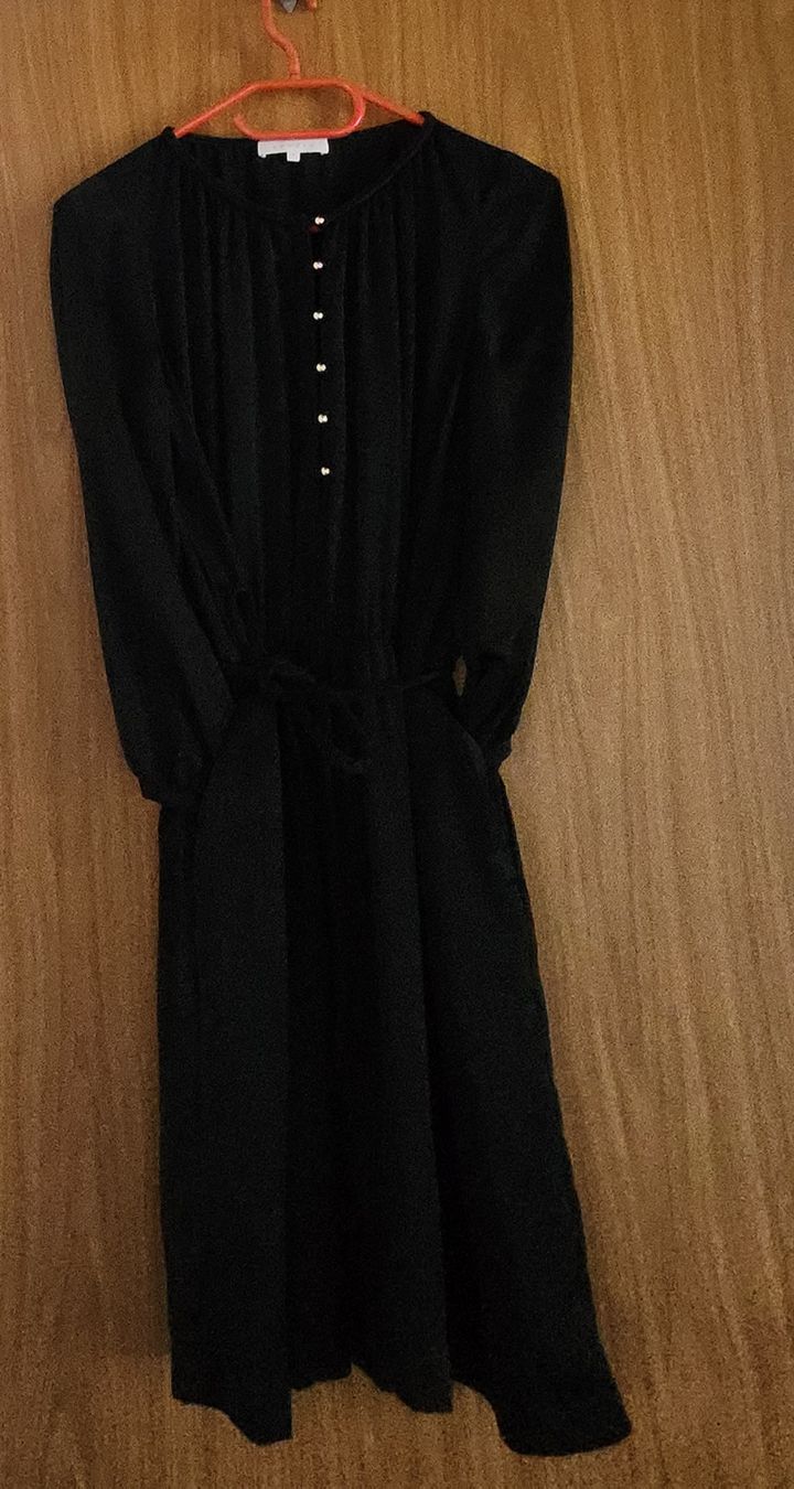 Sandro Vestiti: Robe noire Sandro taille 1(S/M) boutonnée, taille élastique – Usato da Niedergösgen venduto da Eva2410 5