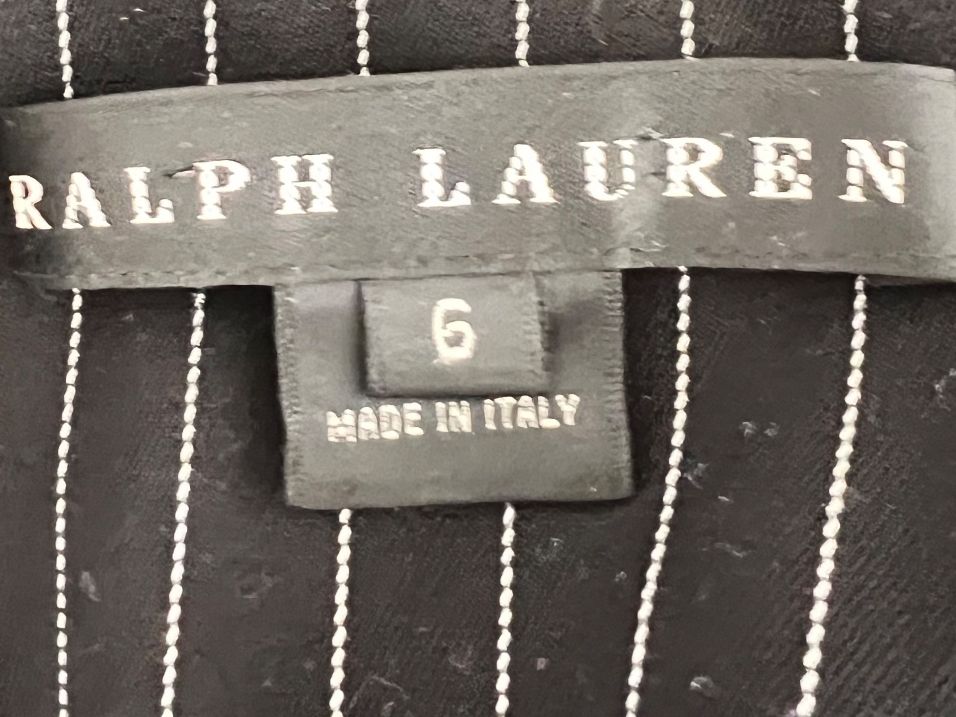 Ralph Lauren Giacche: RALPH LAUREN pinstripe, ruffled & elegant blazer – Nuovo (secondo la descrizione) da Lausanne venduto da NYC67 6