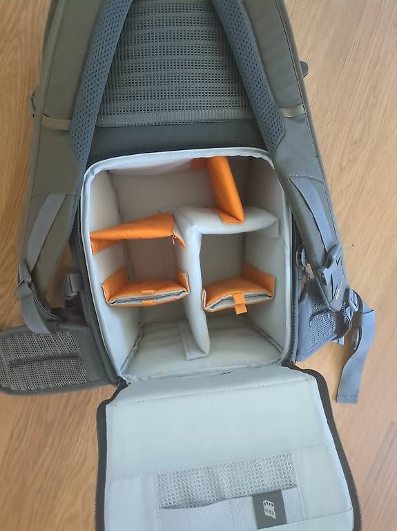 Lowepro Zaini: Fotorucksack Lowepro Flipside Trek BP 350 AW – Usato da Hochdorf venduto da Andy763 2
