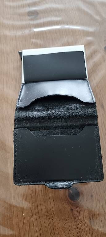 Secrid Brieftaschen: Secrid Kreditkartenhalter – Gebraucht aus Bassersdorf von Lilipi 4