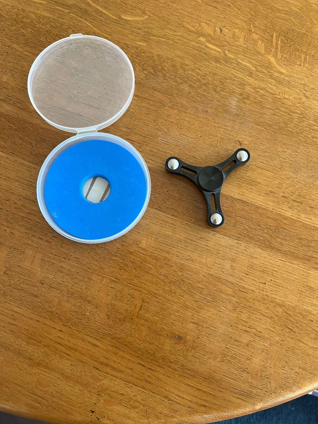 Giocattoli: Fidget Spinner schwarz – Nuovo (secondo la descrizione) da Hettlingen venduto da lou_c27x 1