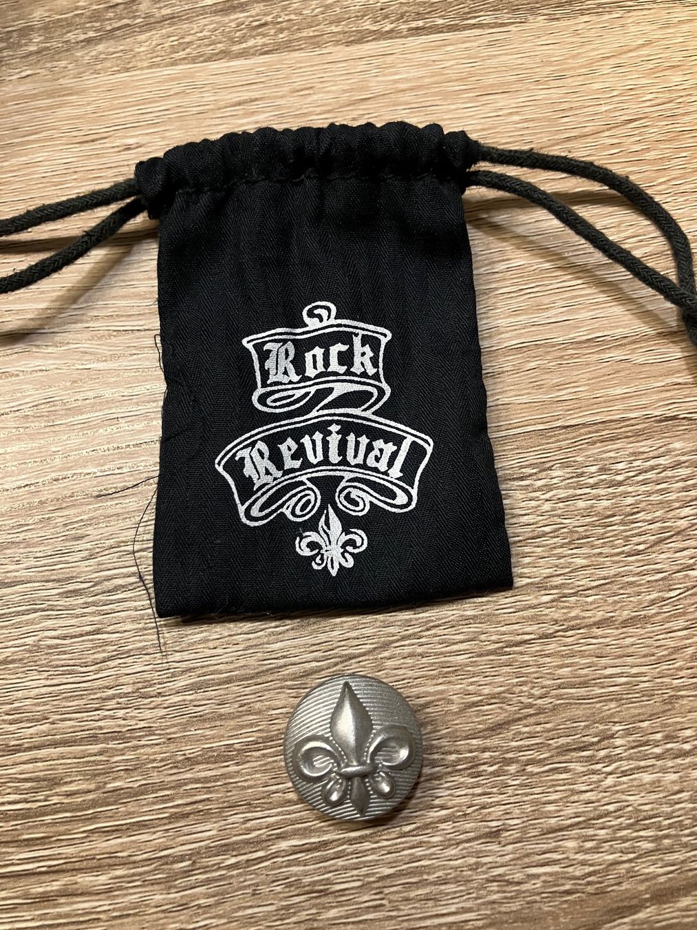 Jeans: Rock Revival Jeansknopf – Nuovo e nell'imballaggio originale da Einsiedeln venduto da melissa.24