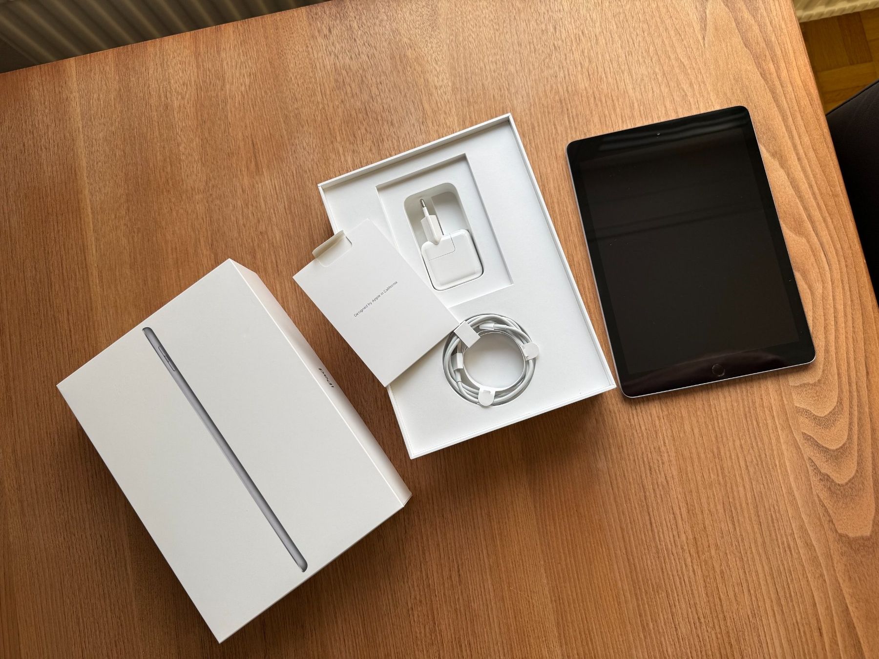 Apple Tablet PC: iPad Apple Wi-Fi 128 GB  Space Gray – Gebraucht aus Buttwil von seven67 4