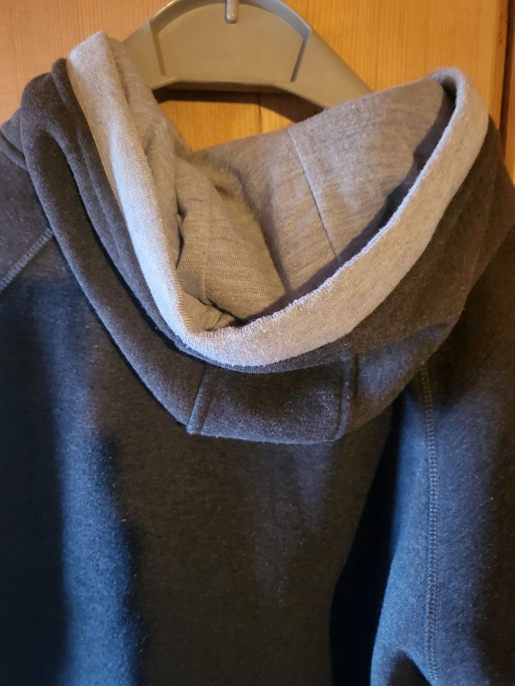 Maglioni & Felpe: Sweatjacke Kapuze von Osama – Usato da Trin venduto da gumalcan 2