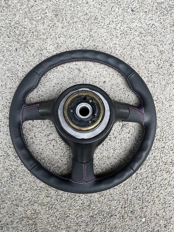 BMW Tutti pezzi di ricambio auto: Bmw e36 M-Tech Lenkrad Ohne airbag Funktion – Usato da Zürich venduto da Bimmer3 1