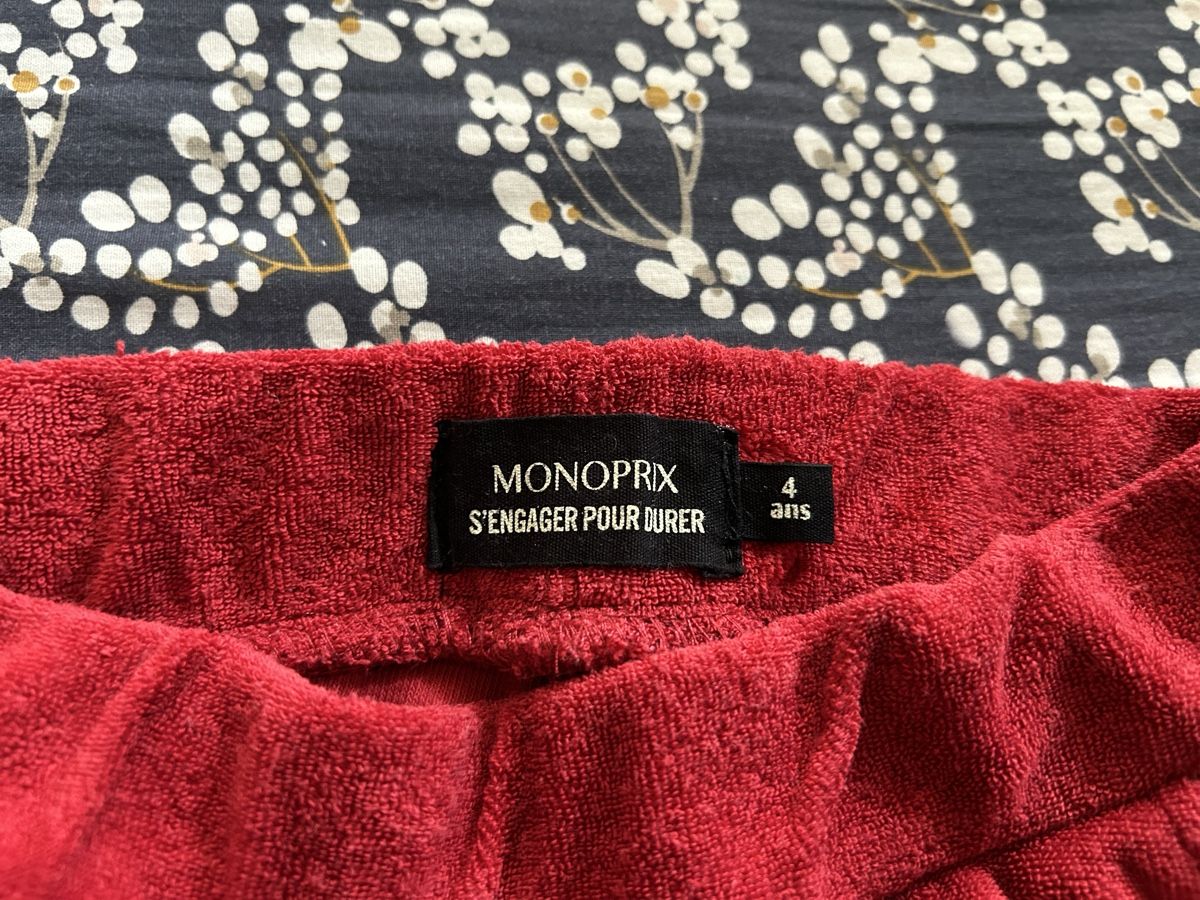 Hosen: Short tissu éponge 4 ans – Neu (gemäss Beschreibung) aus Lausanne von SaraSkjellaug 1