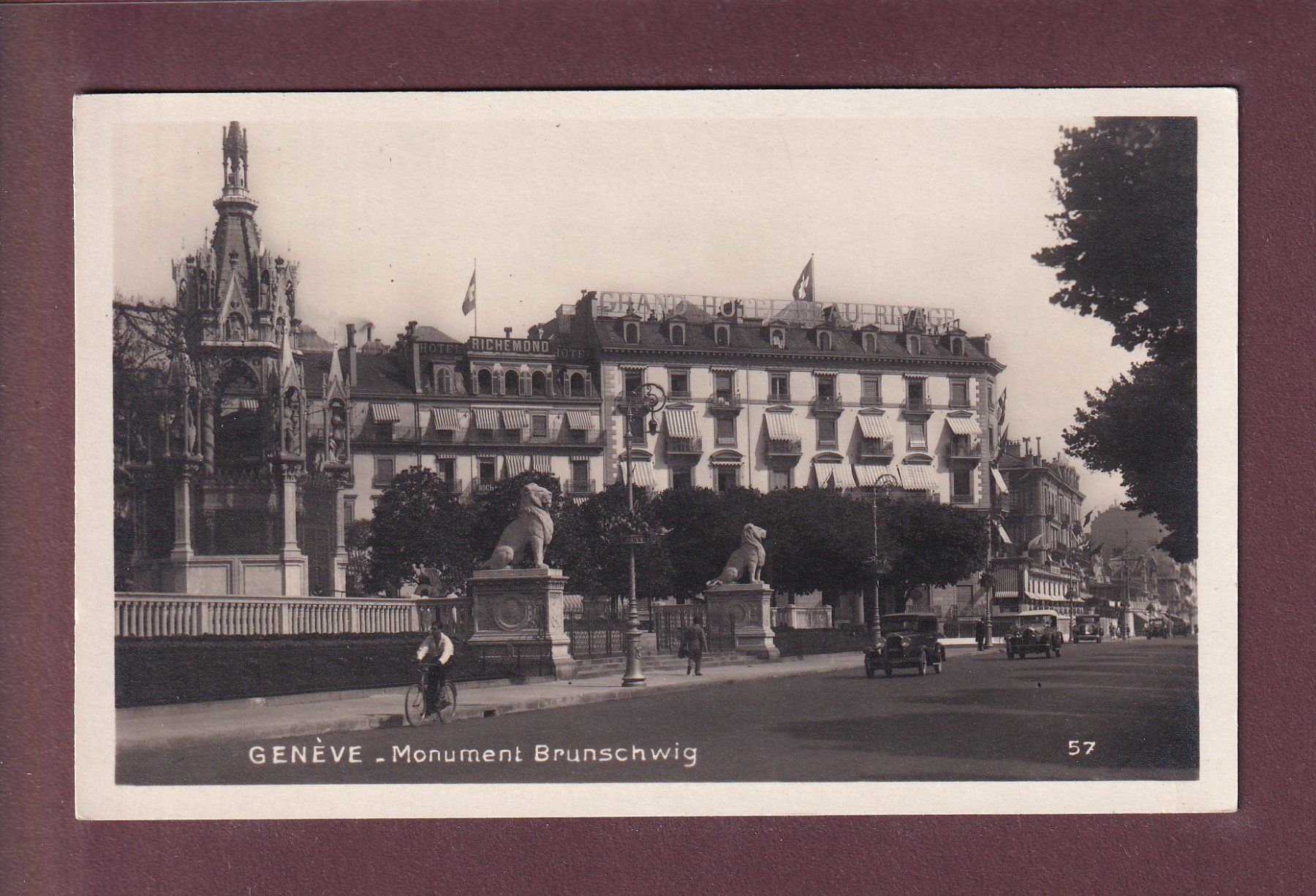 Cartes postales: GENEVE - Monument Brunswick - Auto – D'occasion à Pully par nicecards