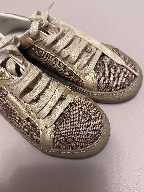 Scarpe per ragazze: Schuhe Guess gr.31 – Usato da Fürigen venduto da Dkneu