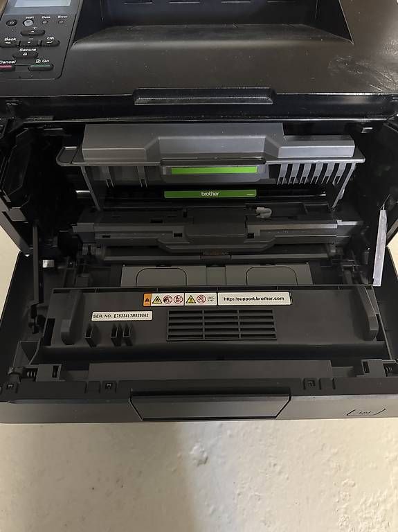 Imprimantes: Brother HL-L5200DW – D'occasion à Triengen par Ike67 1