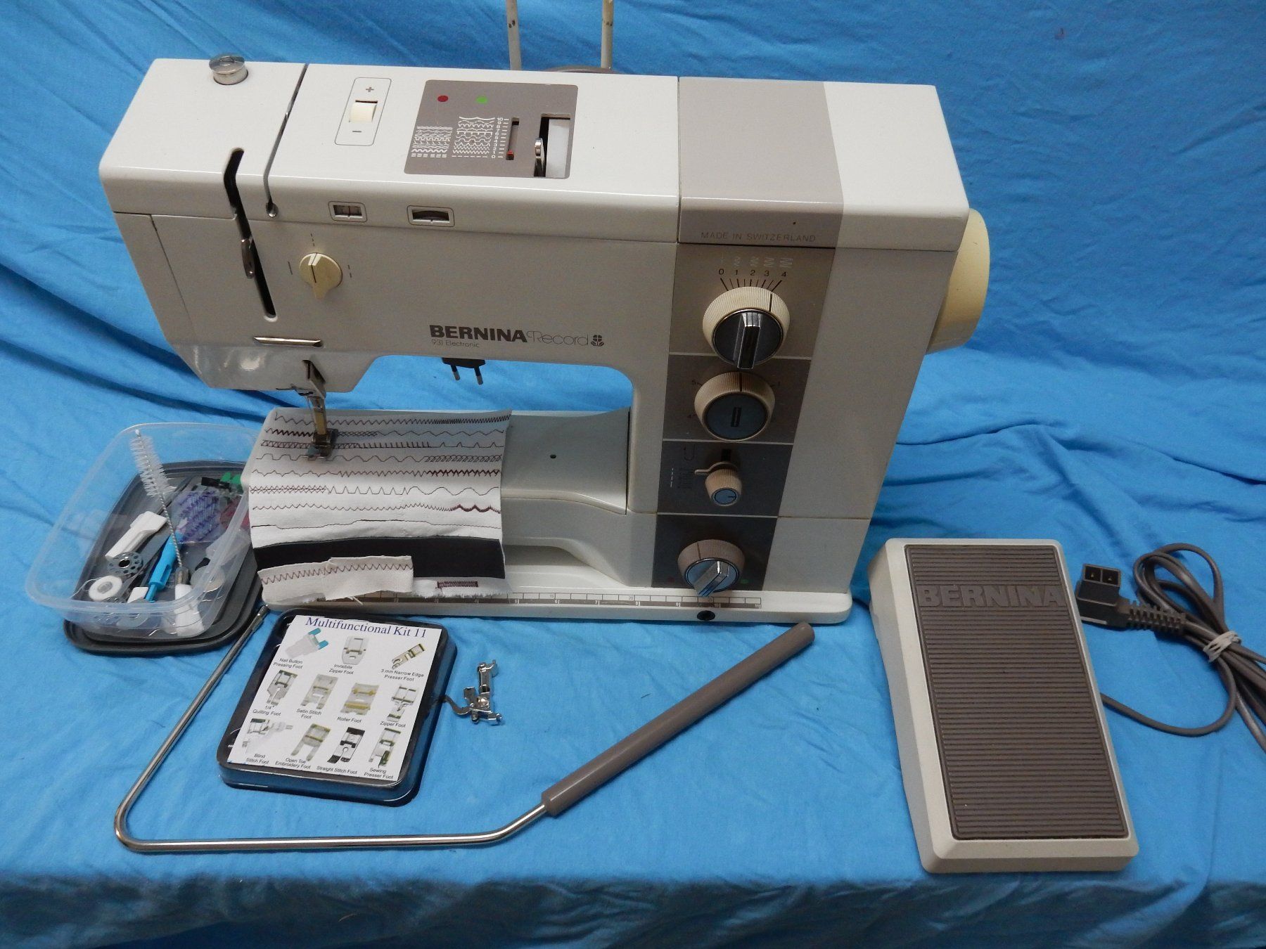 Bernina Machines à coudre: Bernina 931    ****Schnäppli ab Fr. 1.00****       26082 – D'occasion à Watt par Mariposa49 3