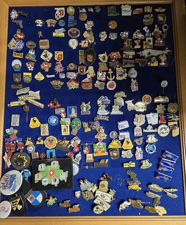 Broschen & Nadeln: Pins – Gebraucht aus Aeschi b. Spiez von bestraub