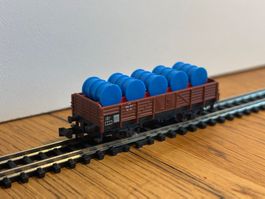 L2254: Güterwagen mit Fässern beladen (Spur N)