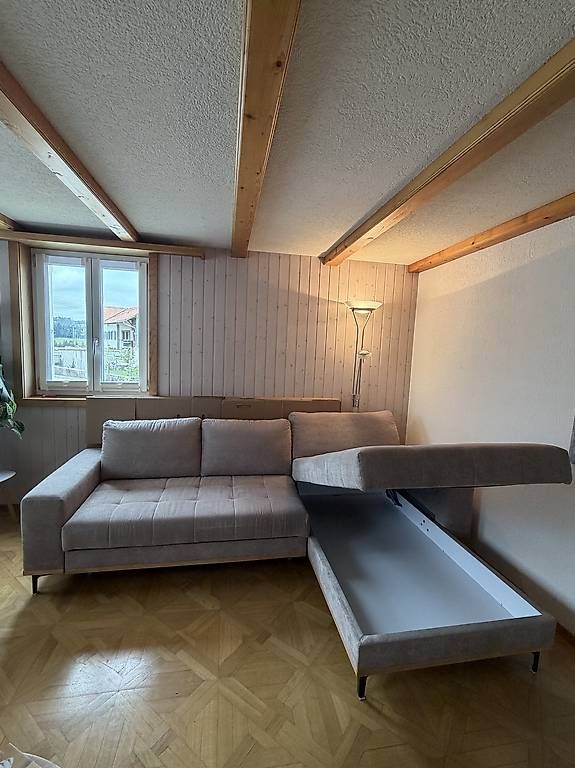 Divani: Beiges Ecksofa mit Bettfunktion – Usato da Plasselb venduto da Bertha_ 1