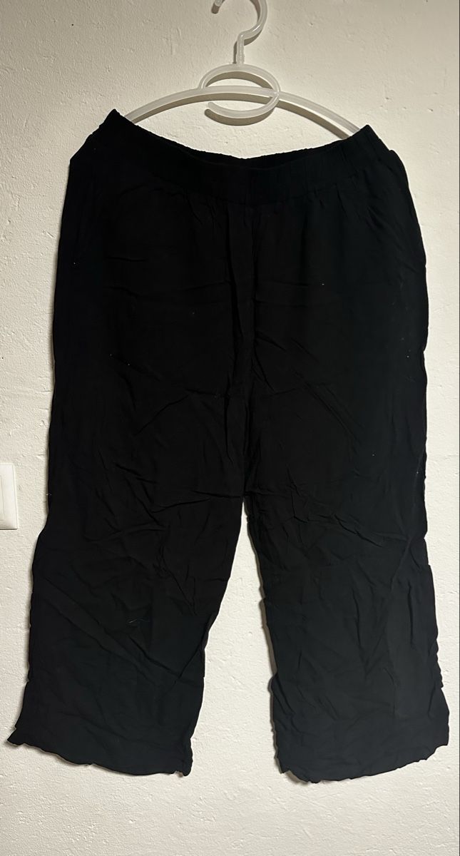 Pantalons: Pantalon léger noir taille haute élastique - Été – D'occasion à Lausanne par sam_hp5y