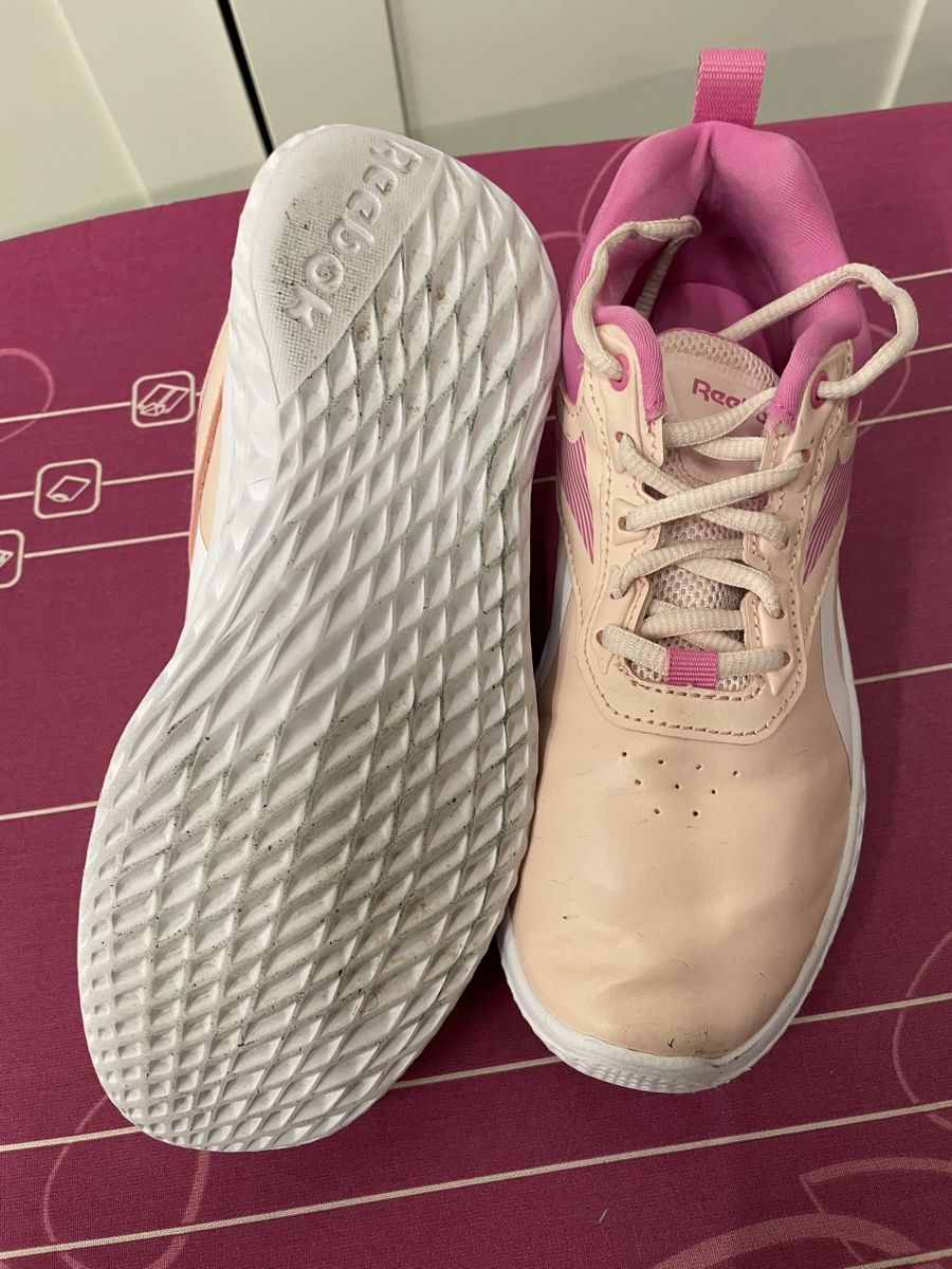 Reebok Scarpe per ragazze: Turnschuh Gr. 33 von Reebok – Usato da Recherswil venduto da jafa74 1