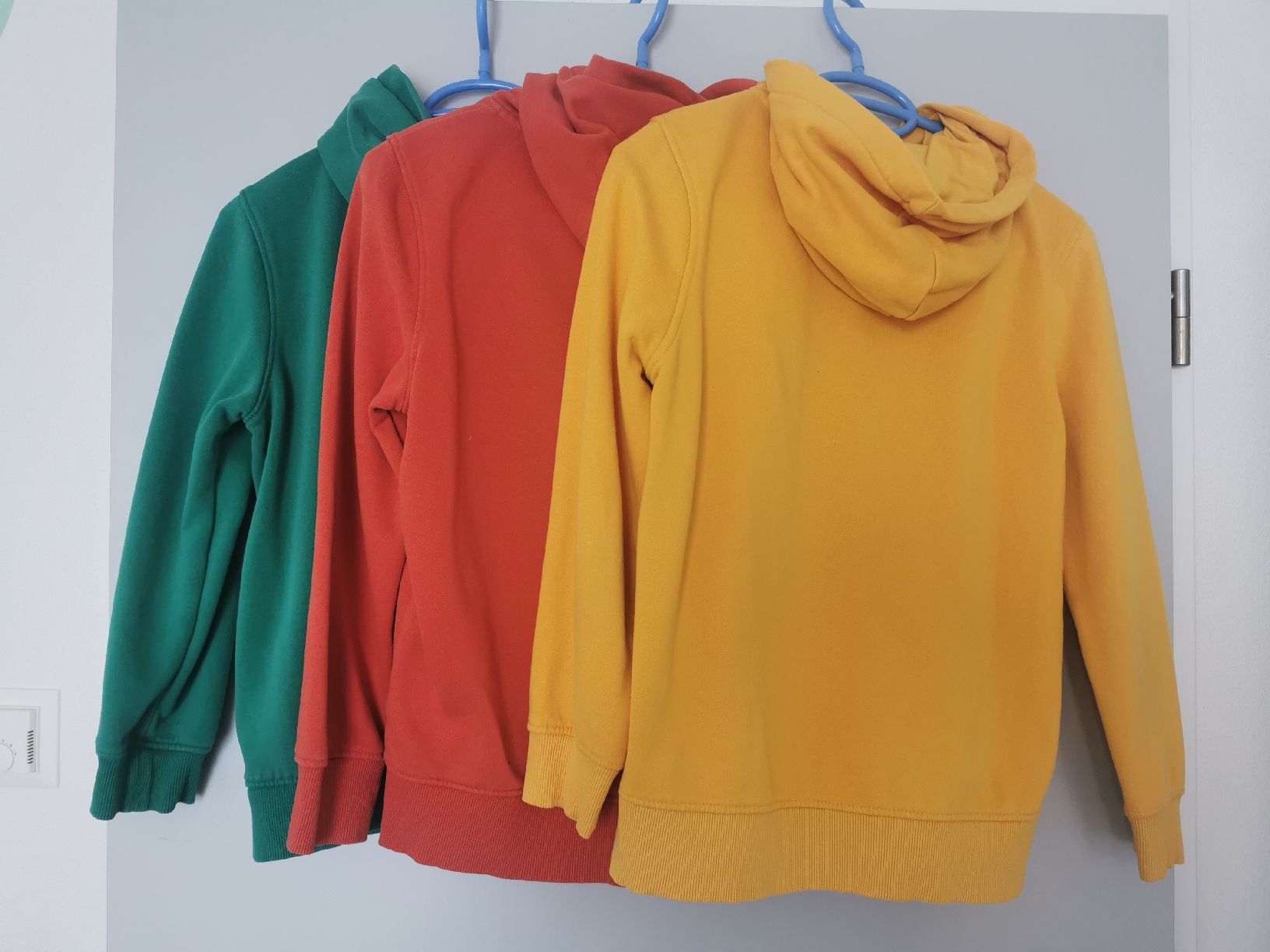 C&A Jacken: 3er Set Hoodies von C&A, Grösse 146  – Gebraucht aus Glattbrugg von riseca 4