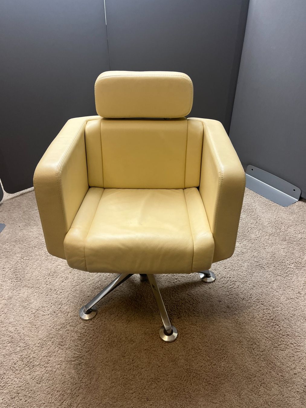 Giroflex Poltrone: Giroflex Sessel Tango – Nuovo (secondo la descrizione) da Bern venduto da FRazziniAG