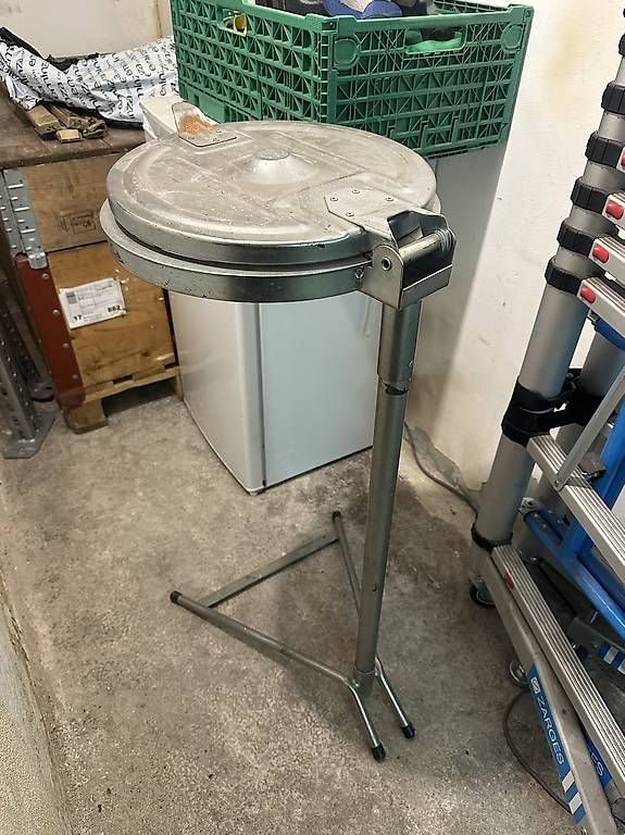Abfalleimer: Abfall Sack Halterung  – Gebraucht aus Langnau am Albis von Peric-N.