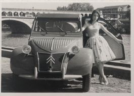 CITROËN 2CV sur les quais (1956)