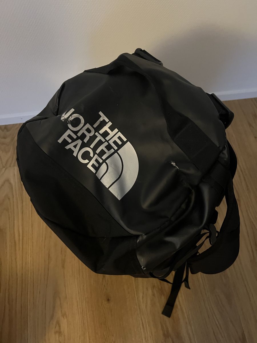North Face Taschen: The North Face Duffle Bag - Grösse S / schwarz – Gebraucht aus Widnau von iamniko 3