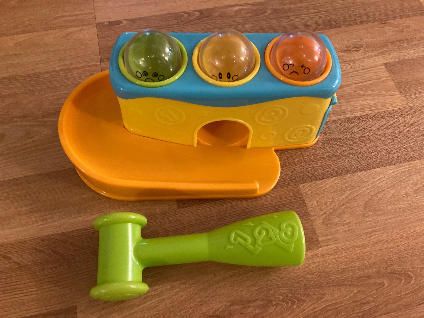 Giocattoli: Klopfbank mit 3 Kugeln Spielzeug – Usato da Emmenbrücke venduto da JJ_89