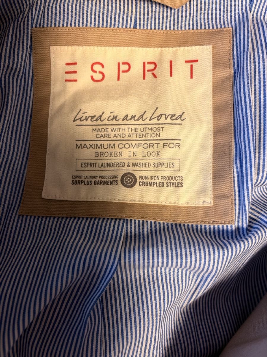 Esprit Manteaux: Klassischer zweireihiger ESPRIT Trenchcoat – D'occasion à Minusio par royaldragon 2