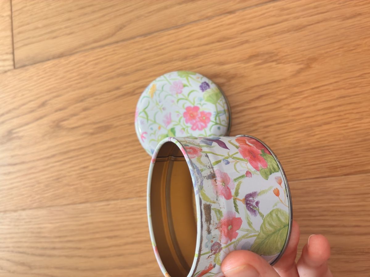 Altro in Decorazioni & Accessori: Decorative tin box floral print good condition – Usato da Untersiggenthal venduto da mic_ksv9 1