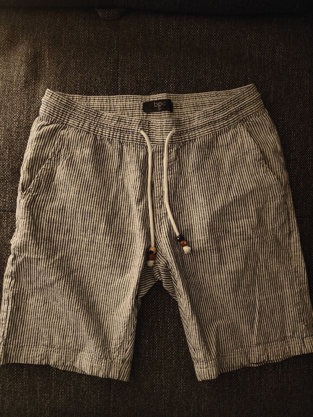 Pantaloni: Kurze Hosen, top bequem – Nuovo (secondo la descrizione) da Muttenz venduto da Mtn.