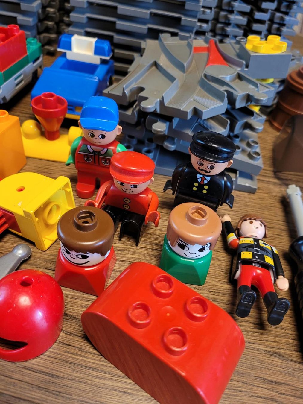 Lego Jouets: Riesiges LEGO DUPLO Eisenbahn Set – D'occasion à Sonceboz-Sombeval par ter_9rc5 6