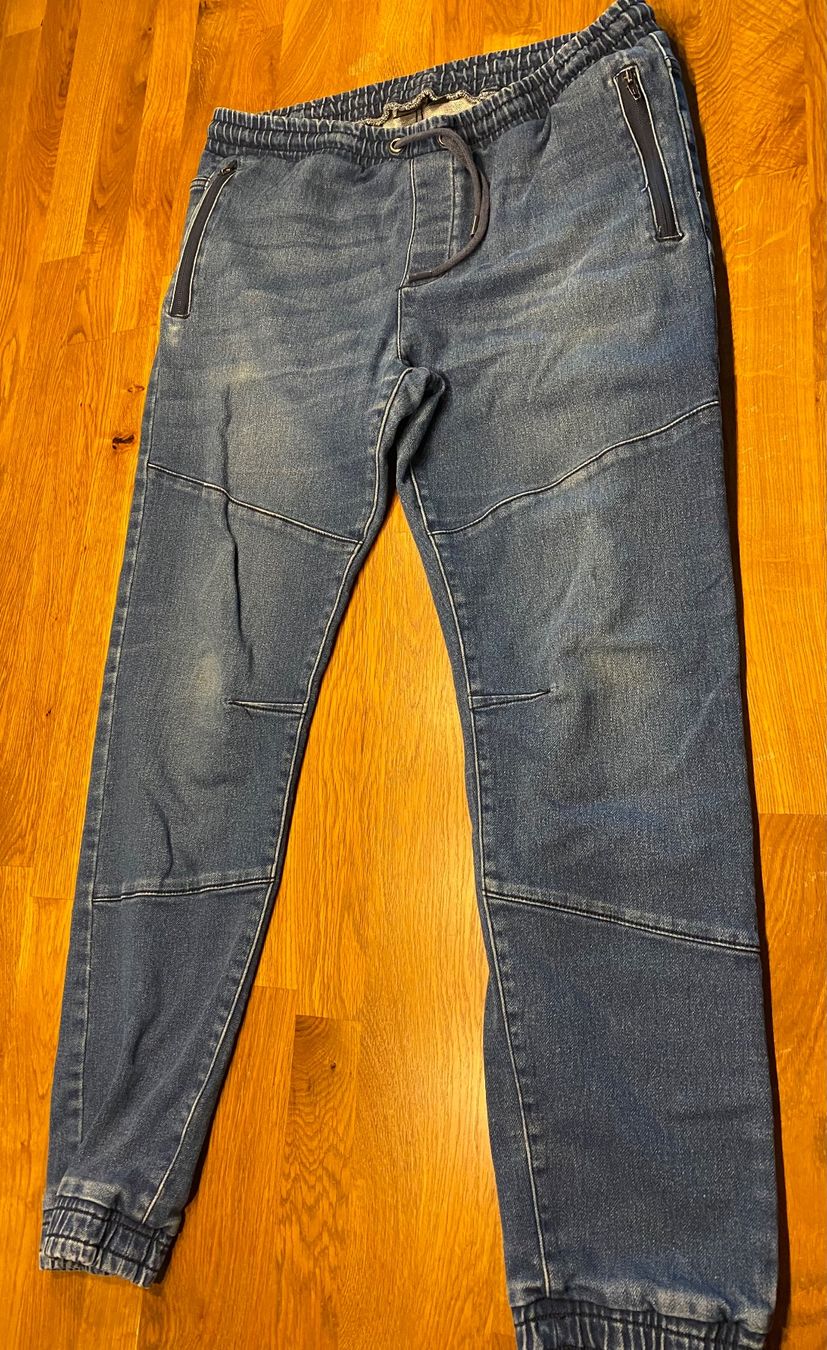 Jeans: HERRENJEANS BLAU GR. 52 – Usato da Sarmenstorf venduto da Froeschli81