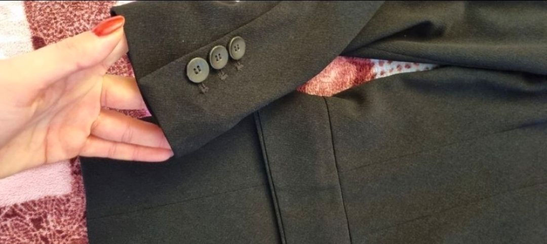 H&M Giacche: Blazer H&M, schwarz, Grösse 36 – Nuovo (secondo la descrizione) da St Gallen venduto da vir_5kgt 5