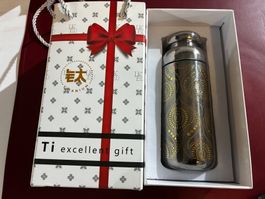 Titan-Trinkflasche mit handgefertigtem Motiv –
