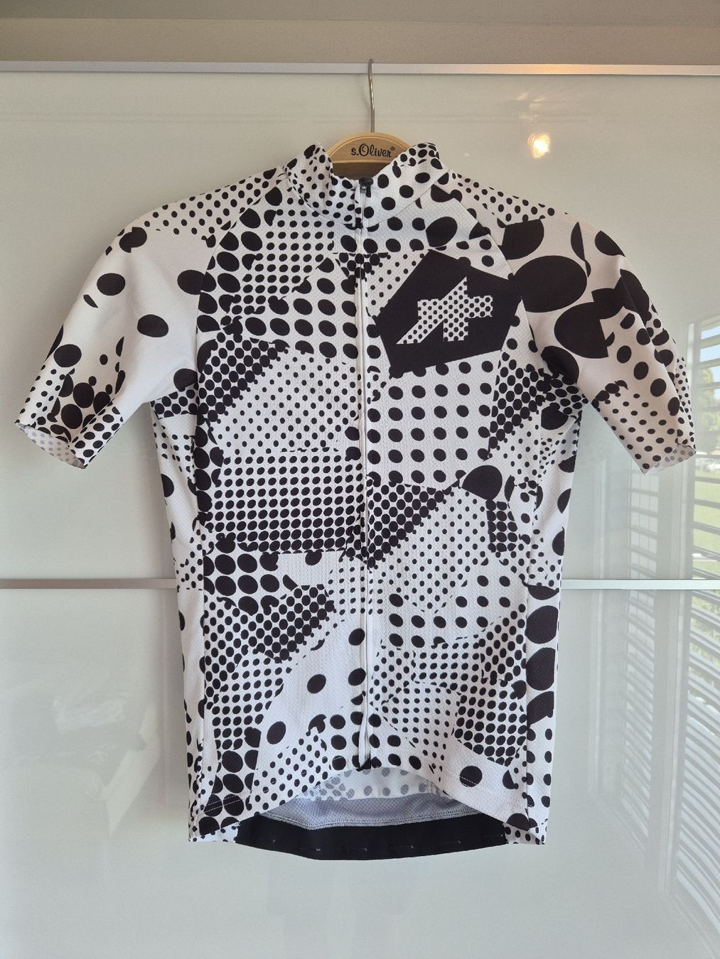 Assos Canottiere & Pantaloni: Assos Jersey Grösse S – Usato da Hitzkirch venduto da dev_7kc2