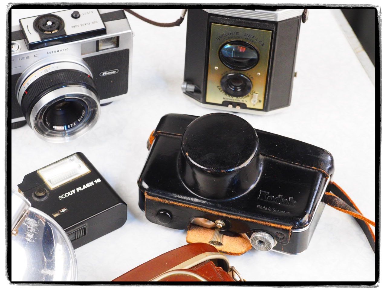 Fotocamera: APPAREILS PHOTO ARGENTIQUES – Usato da Lausanne venduto da Leag 2