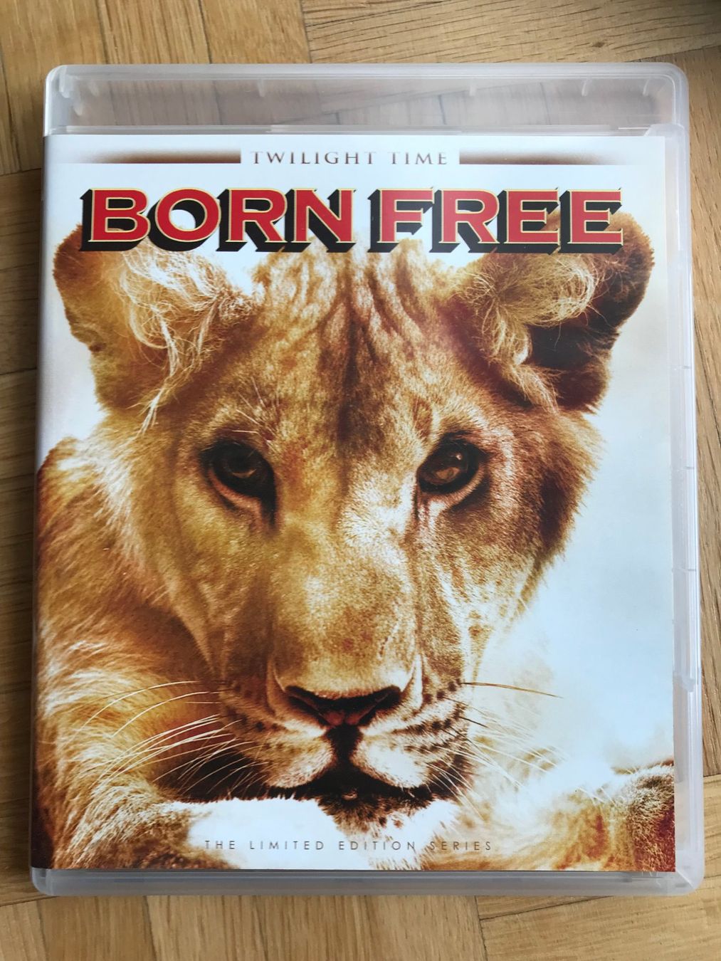 Tutti i DVDs: Born Free - mit Booklet - Blu-ray – Nuovo (secondo la descrizione) da Zürich venduto da Malcom