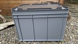 2 StückStabile Kunststoffbox mit Deckel grau guter Zustand